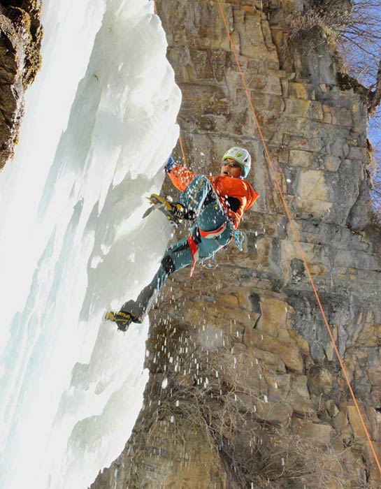 The ice climbing in Shuangqiao Valley