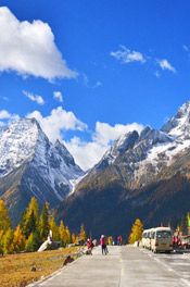 The Highroad in Shuangqiao Valley