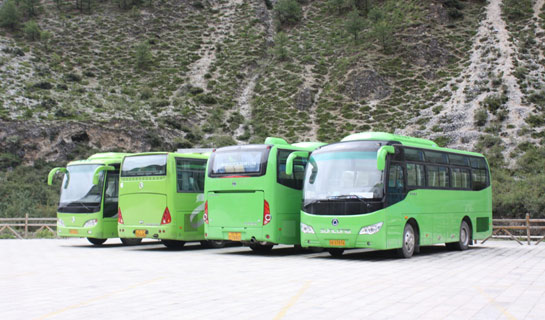 The sightseeing bus in Shuangqiao Valley