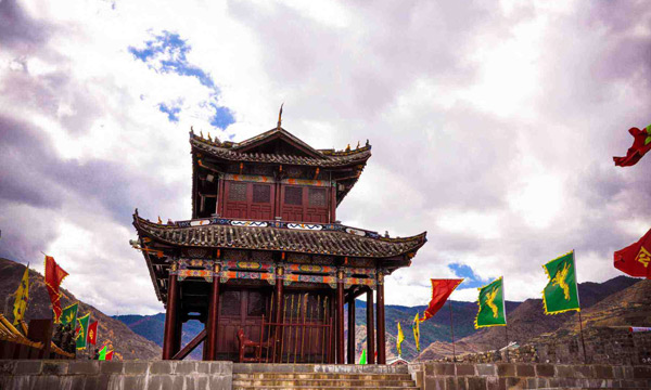 Songpan's old history and rich culture are extremely attractive