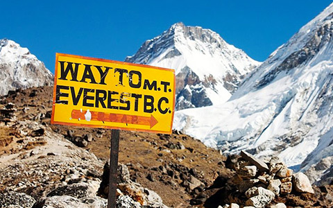 How to Get to Everest Base Camp from Lhasa and Kathmandu