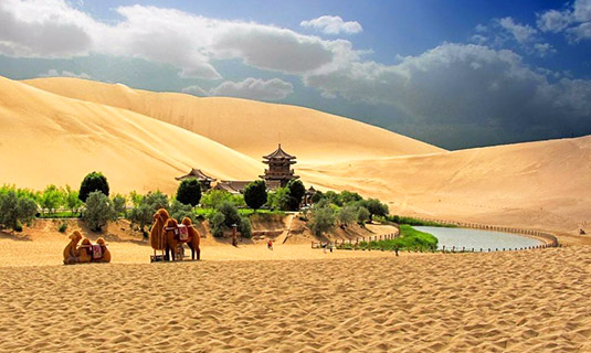 Echoing Sand Mountain and Crescent Lake